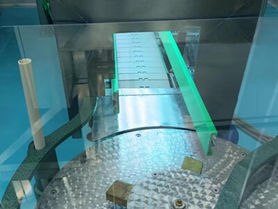 如何解決灌裝中的細(xì)菌問(wèn)題？防爆紫外線(xiàn)滅菌燈助力灌裝線(xiàn)高效殺菌